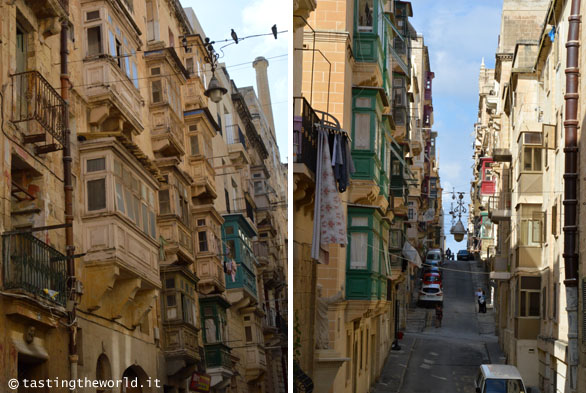 La Valletta, Malta - strette vie del centro coi tipici balconi in legno